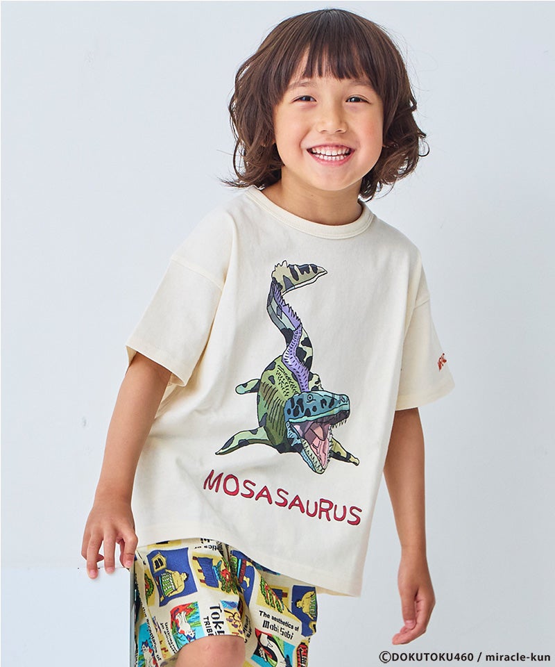 別注】Miracle-kun ミラクルザウルスプリント半袖Tシャツ ｜ トップス